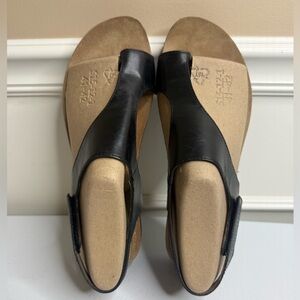 Women’s Dansko Reece Black Leather Sandals, Size 42/ 11.5